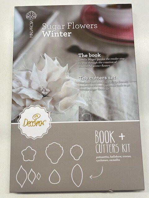 Winter Kit: Book with 8 cutters