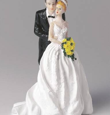 Figur - Bräutigam hält Braut