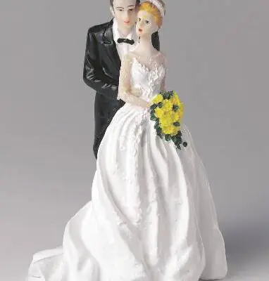 Figur - Bräutigam hält Braut